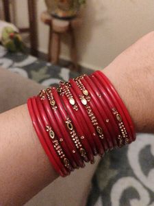 Red &amp; Gold Pure Laakh Bangle Set