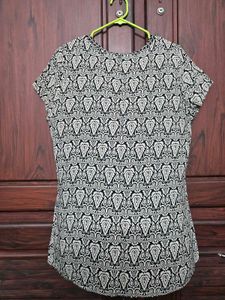 Patterned V-Neck Top