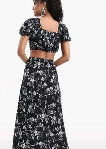 TokyoTalkies Floral Printed Square Neck Co-ord set