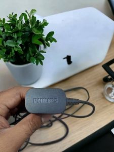 Philips Trimmer Charger QT4011