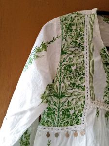 White &amp; Green Printed Top