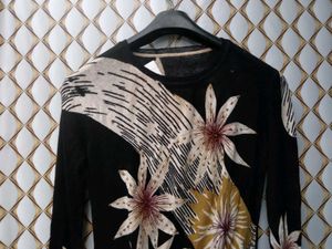 New With Tag Korean Floral Knit Top