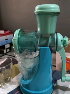 Manual Fruit Juicer