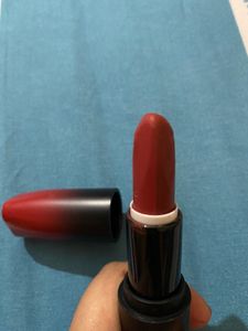 Staze 9to9 Love Tri-angle 3 In 1 Lipstick