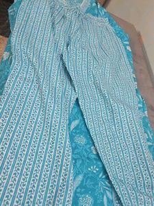 Elegant Floral Print Kurta Pillzo Set With Dupatta