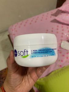 New &amp; Sealed 300ml Nivea Soft Cream