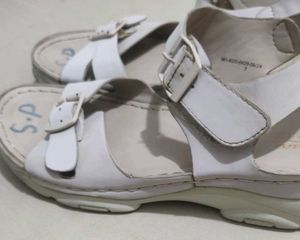 BATA Comfortable Beige Sandals