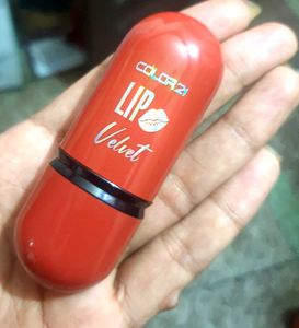Lipistick With Included Gifts