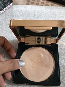 Manisha Malhotra Compact