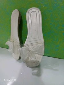 White Bow Detail Slides