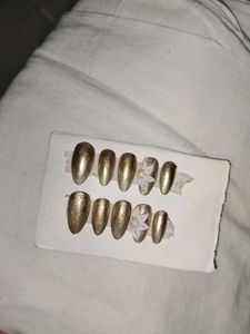 Press on nails