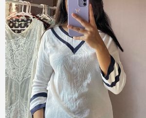 Cute White V-Neck Top