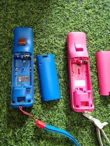 Nintendo Wii Remotes - Red Mario &amp; Pink Og