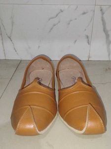 Ethnic Tan Juttis