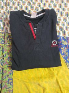 Top  Black Pullover - Size M