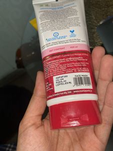 Mama Earth Facewash And Sunscreen Combo Sealed