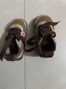 Baby shoes, size 18