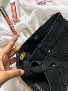 Lovegen black skinny jeans🍭