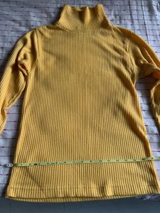 Turtleneck Yelllow Ribbed Tshirt