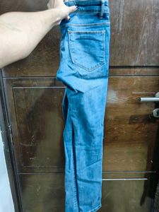 Navy Blue Fitted Jeans With Faded Style