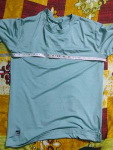 Men&#39;s track T Shirt 40 Chest