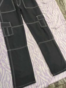 😍Black Cargo Jeans In 28 Waist Size🥰