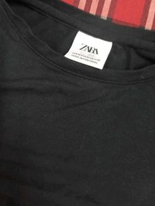 Zara Black T-Shirt - Size M