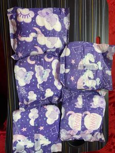 Whisper Period Panty , 17 Piece Stay free Pads
