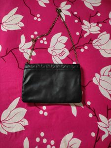 Quilted Black &amp; White Slling Bag