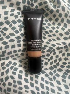 MAC Pro Longwear Foundation-NW35