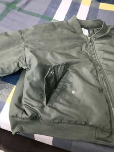 you want to buy this jacket ? Bht Hi Achi Quality