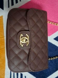 Elegant Quilted Crossbody Bag