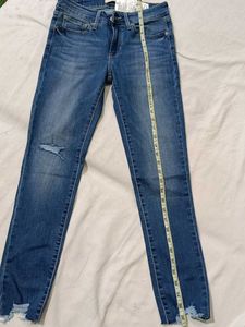 women's Levi's jeans