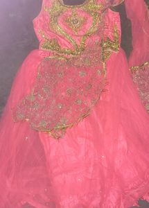 Lehnega Sari