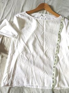 Uniqlo Beautiful White Top