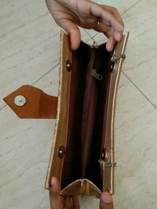 Stylish And Fashionable Handbag