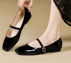 Women Flats And Bellies