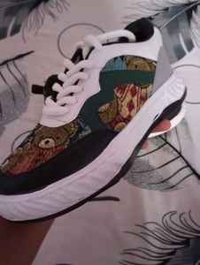 New Teddy Bear Print Sneakers Size 9
