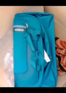 American tourister duffel bag with wheels