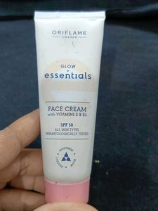 Oriflame Glow Essential Face Cream