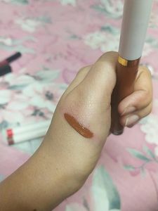 Myglamm Lit Liquid Lipstick Microcheating