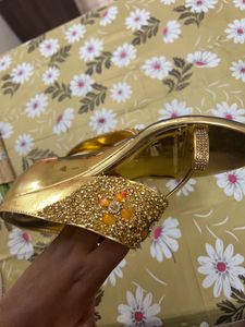 Golden Colour Heavy Work Edges