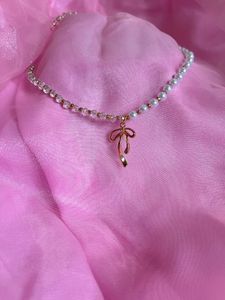Pearl Bow Necklace