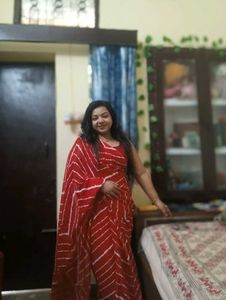 Elegant Red &amp; White Saree With Attached Blouse P