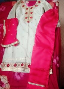 Embroidered Suite Kameez Pants And Dupatta