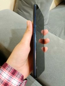 realme 3 32gb 3ram phone vibrate hota h display na