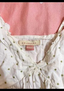 Traditional Elegant Sleeveless White Top