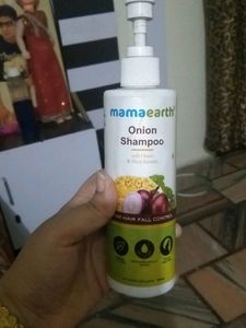mama Earth shampoo