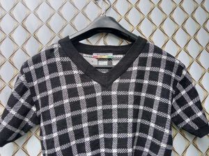 New With Tag Korean Boxy Cute Top