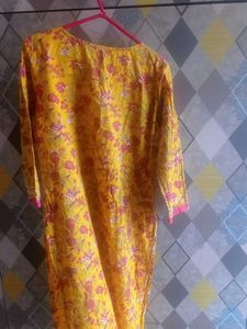 Kurta With Pink Leggings